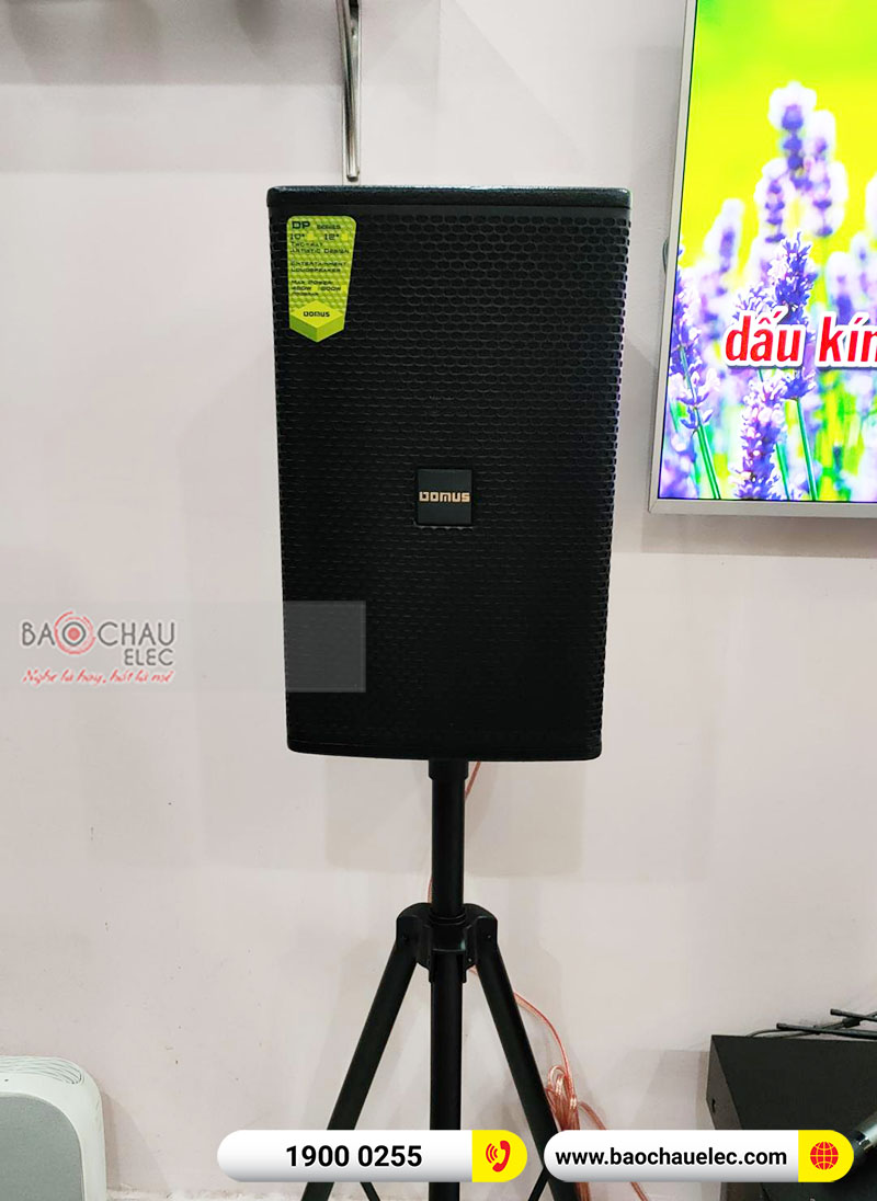Dàn karaoke gia đình cô Phương