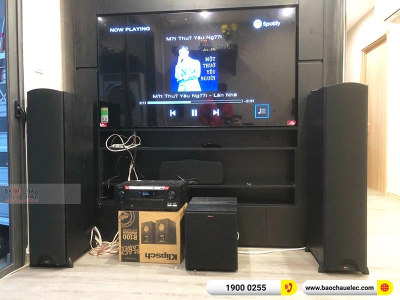 D&agrave;n xem phim, nghe nhạc anh Tiến