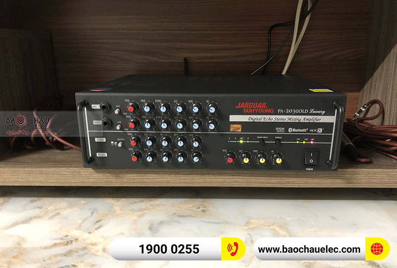 Dàn karaoke, nghe nhạc chị Ngọc 