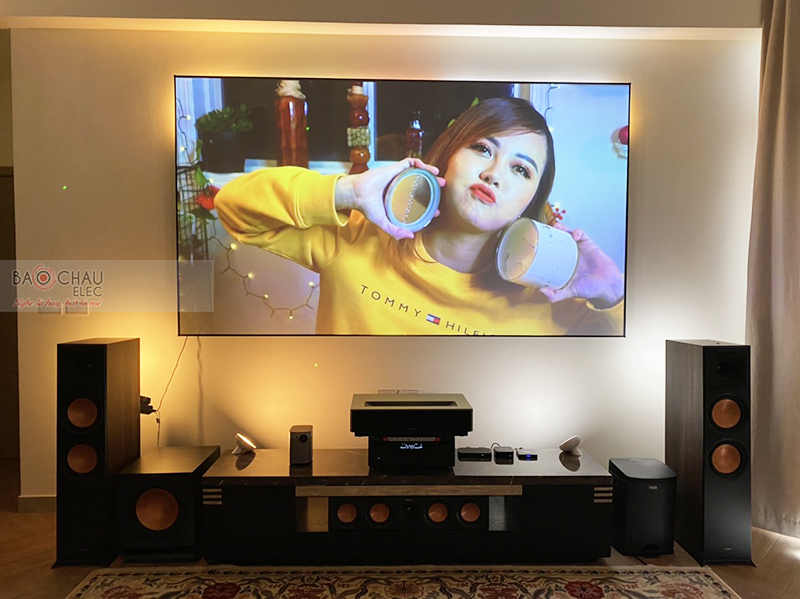 Lắp đặt d&agrave;n xem phim - nghe nhạc anh H&ugrave;ng tại H&agrave; Nội