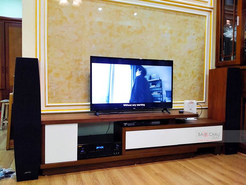 D&agrave;n nghe nhạc của gia đ&igrave;nh anh Nghĩa tại H&agrave; Đ&ocirc;ng &ndash; HN