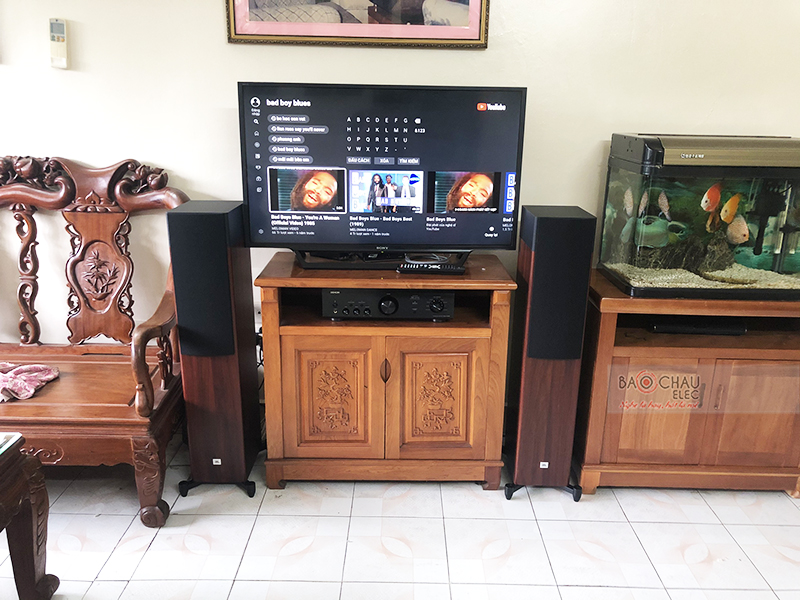 D&agrave;n nghe nhạc gia đ&igrave;nh ch&uacute; Vũ tại H&agrave; Nội