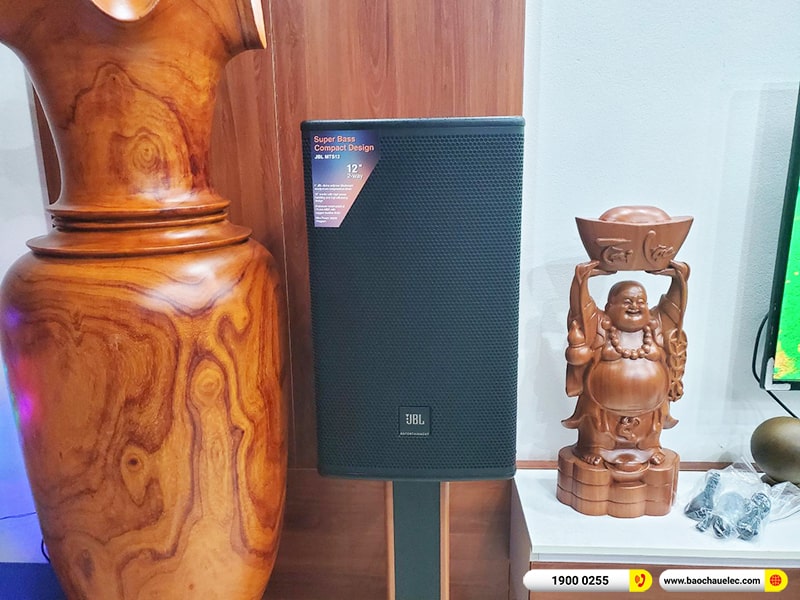 Dàn karaoke gia đình anh Vượng