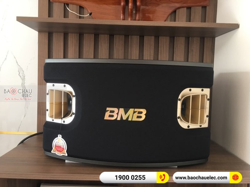 Dàn karaoke gia đình anh Hiển