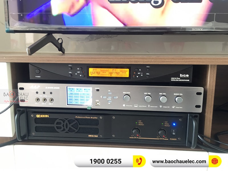 Dàn karaoke gia đình anh Hiển