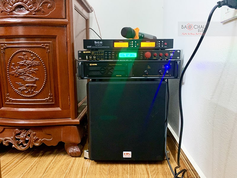 Dàn karaoke gia đình anh Hiếu