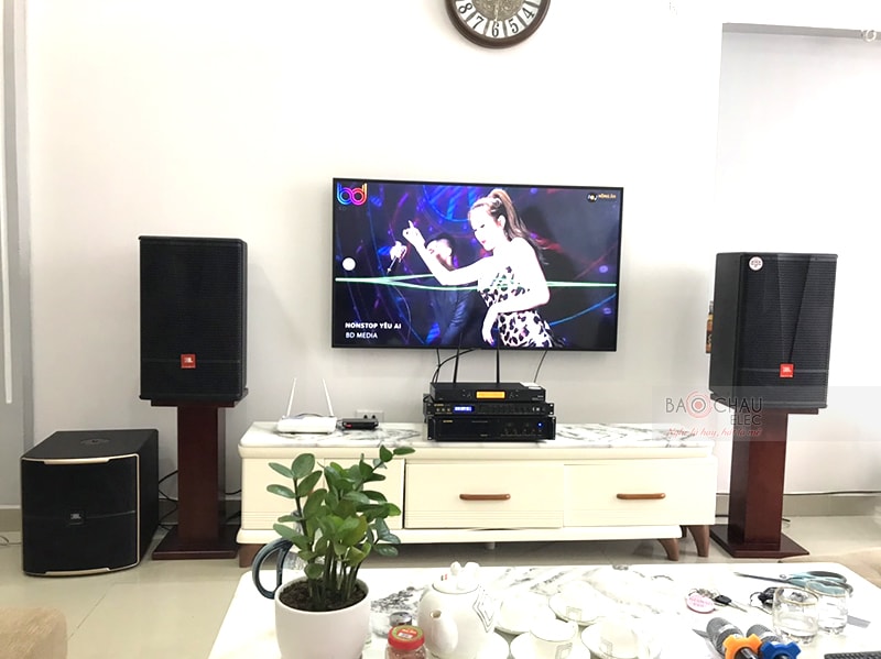 D&agrave;n karaoke gia đ&igrave;nh anh Hiệp ở Ng&ocirc; Quyền h5