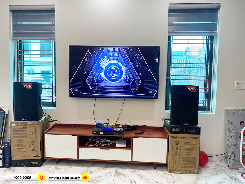 Dàn karaoke gia đình anh Dương
