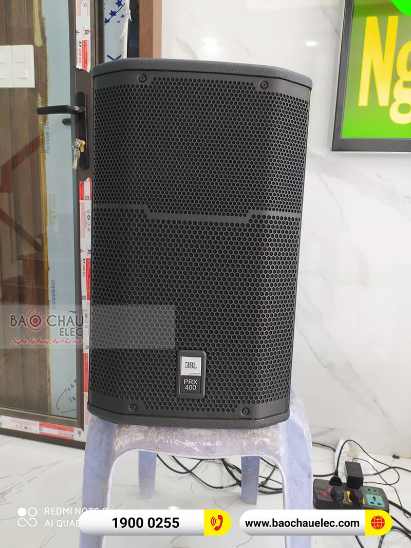 Dàn karaoke gia đình anh Giáp