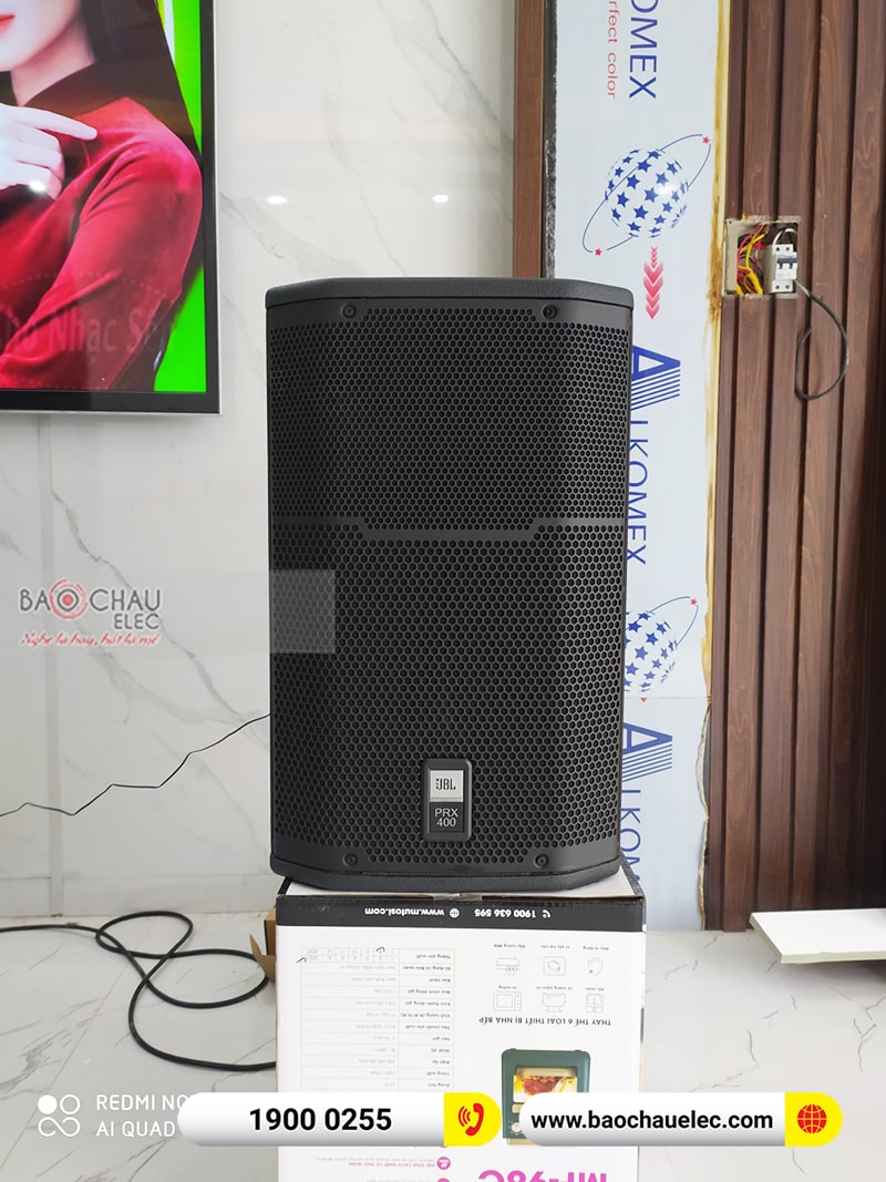 Dàn karaoke gia đình anh Giáp