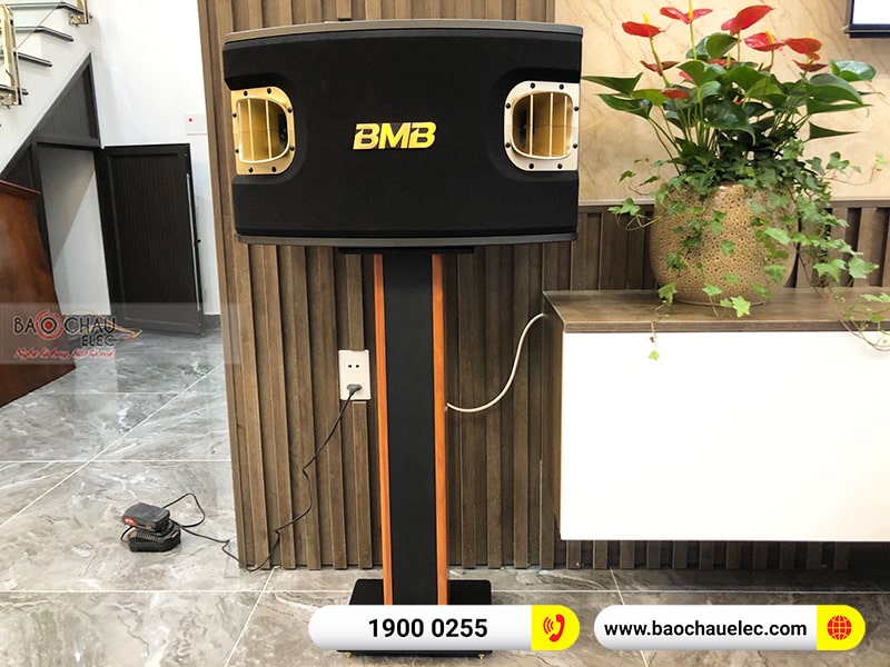 Dàn karaoke gia đình anh Hồ