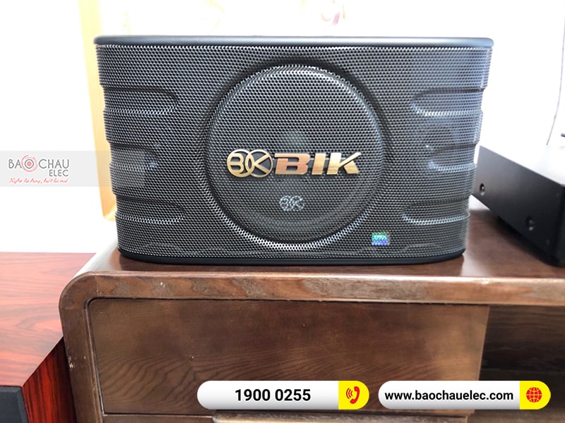 Dàn karaoke gia đình anh Hồng