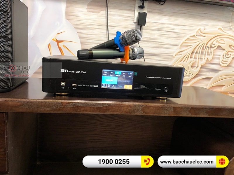 Dàn karaoke gia đình anh Hồng