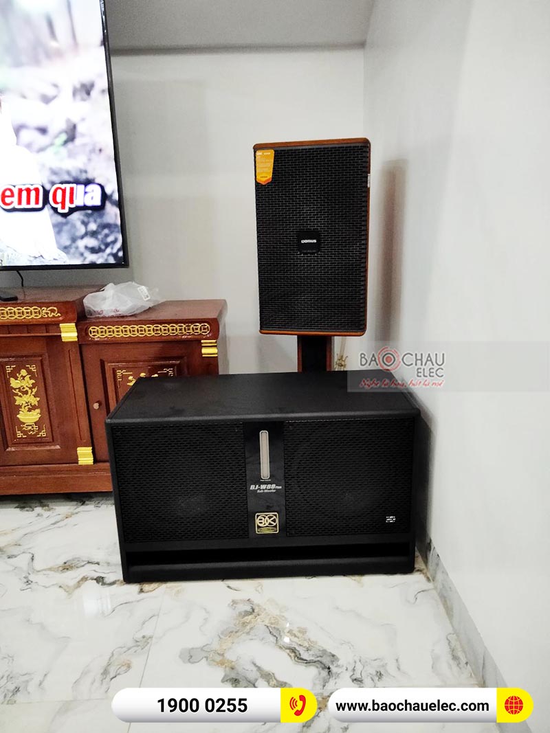 Dàn karaoke gia đình anh Minh