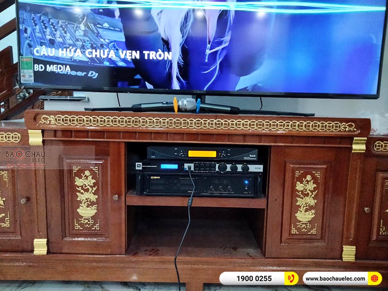 Dàn karaoke gia đình anh Minh