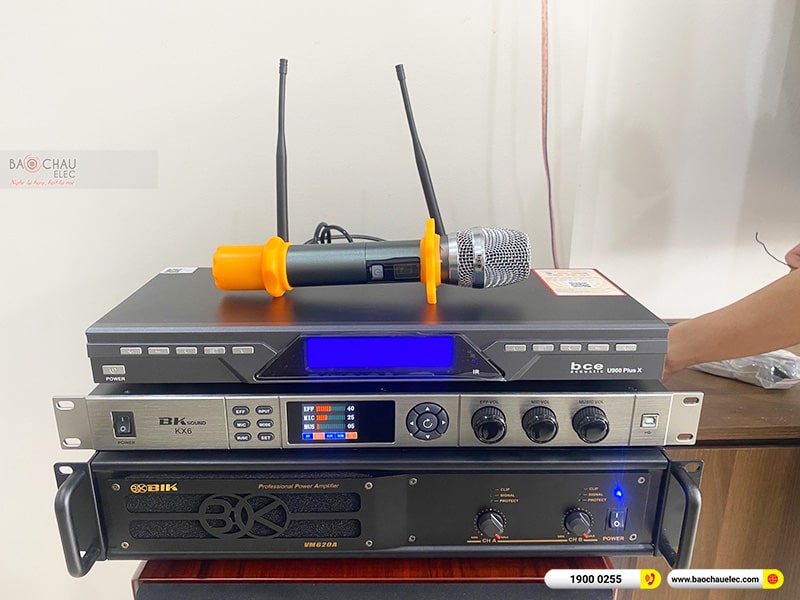 Dàn karaoke gia đình anh Quang