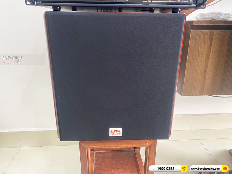 Dàn karaoke gia đình anh Quang