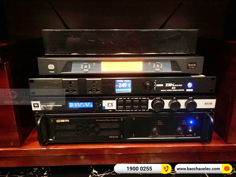 Dàn karaoke gia đình anh Tâm