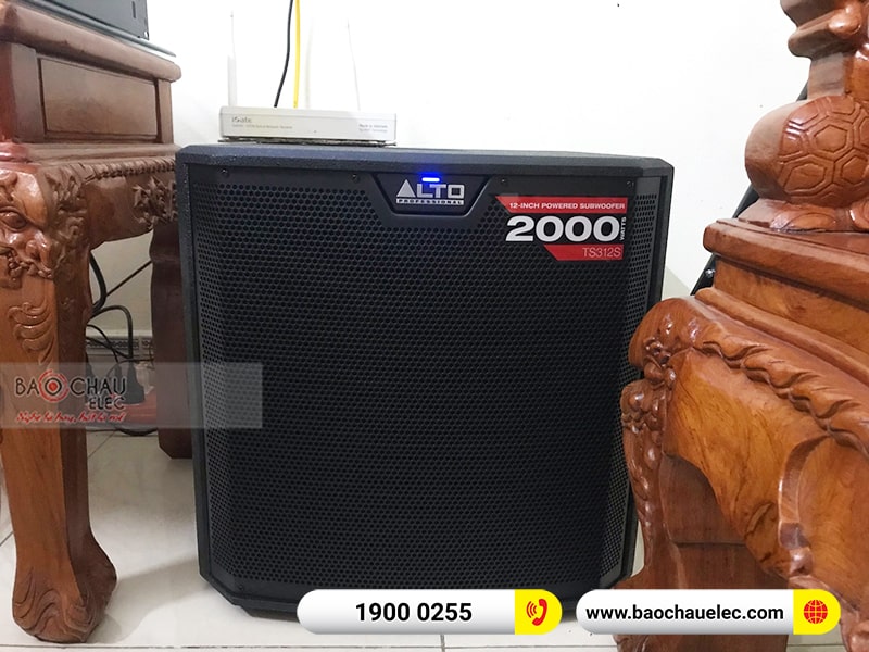 Dàn karaoke gia đình anh Thuận