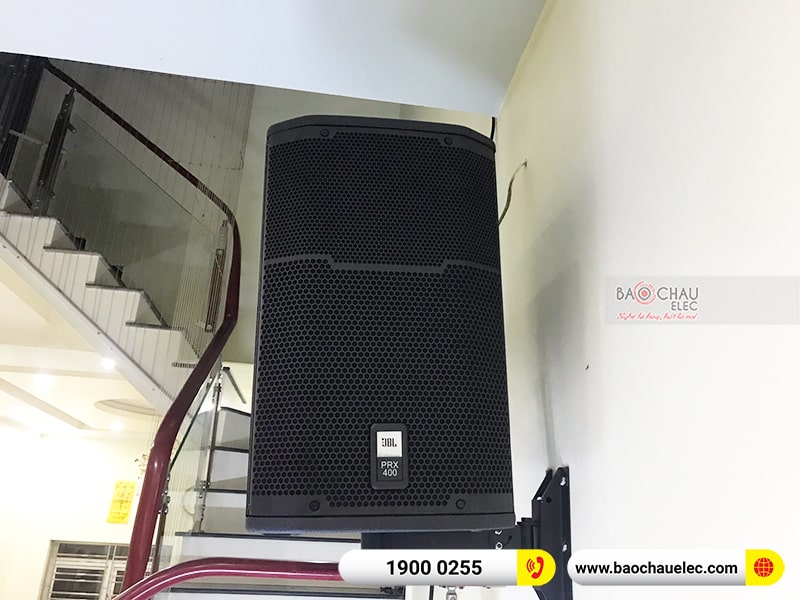 Dàn karaoke gia đình anh Toàn
