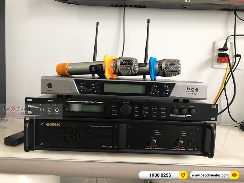 Dàn karaoke gia đình anh Tuân