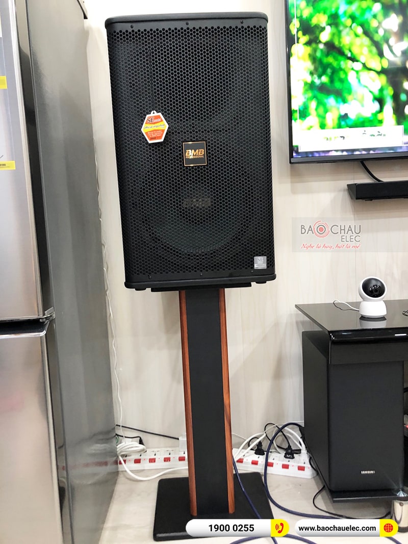 Dàn karaoke gia đình anh Khải