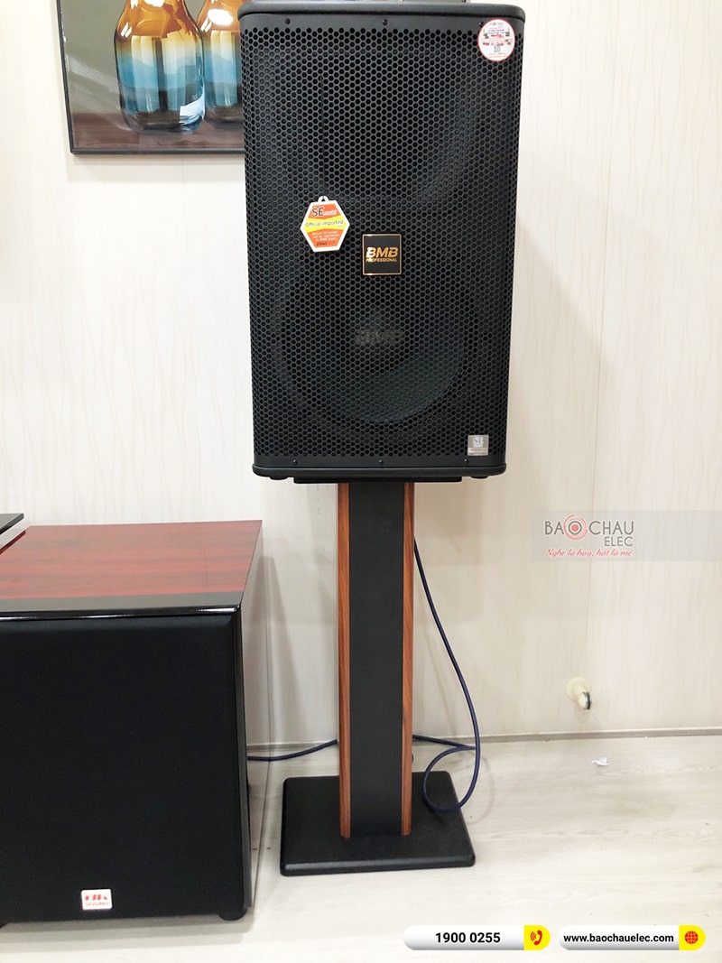 Dàn karaoke gia đình anh Khải