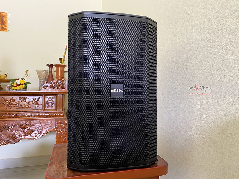 Dàn karaoke gia đình anh Thắng