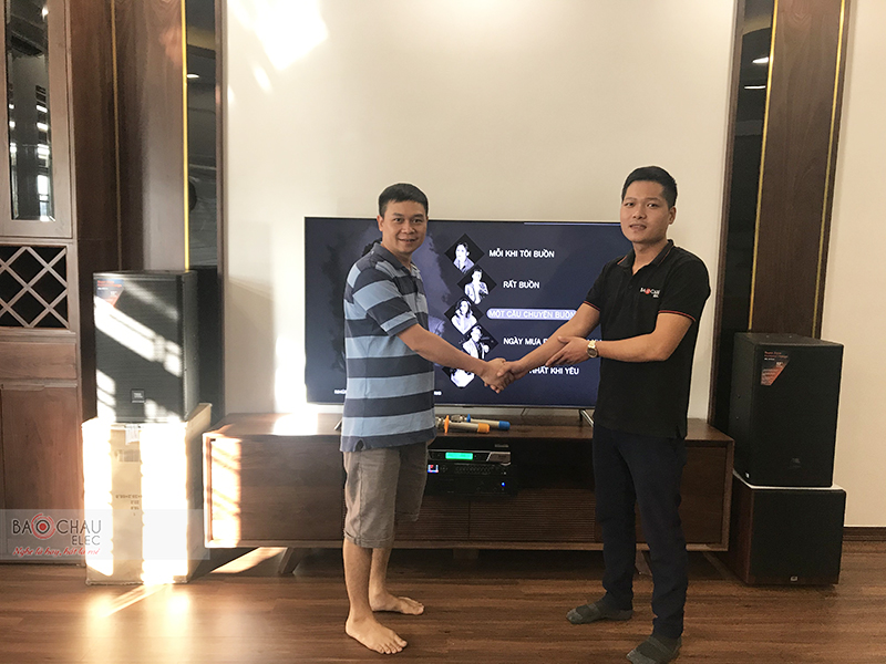 Dàn karaoke gia đình anh Thắng h4