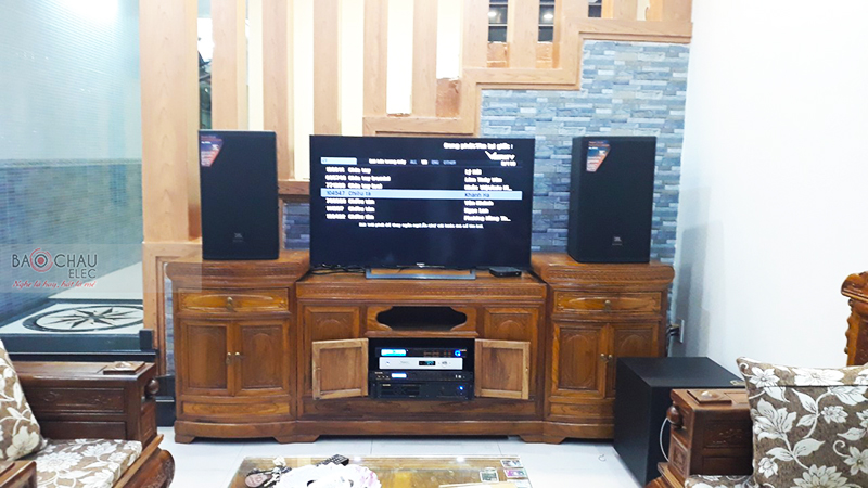 Dàn karaoke gia đình anh Tín h5