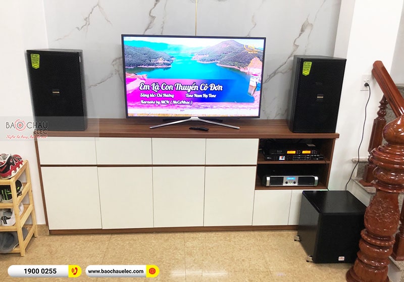 Dàn karaoke gia đình chị Cúc