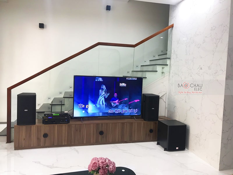 Dàn karaoke gia đình chị Hường 