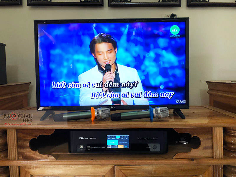 Dàn karaoke gia đình anh Nghĩa