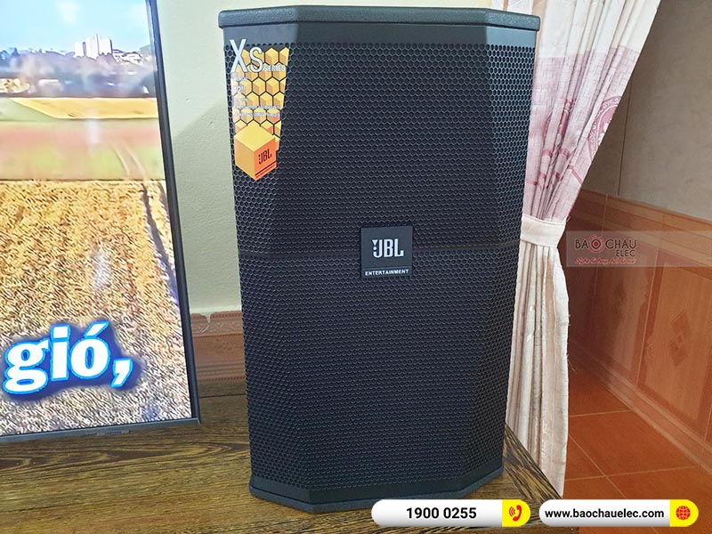 Dàn karaoke gia đình anh Tình