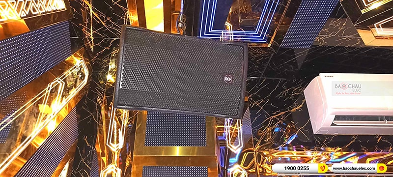 Dàn karaoke gia đình chị Quyên