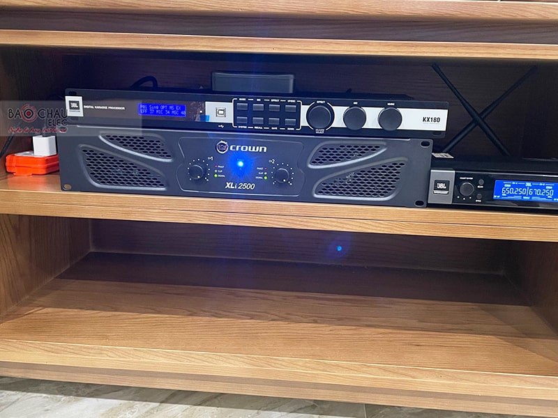 Dàn karaoke gia đình anh Thanh