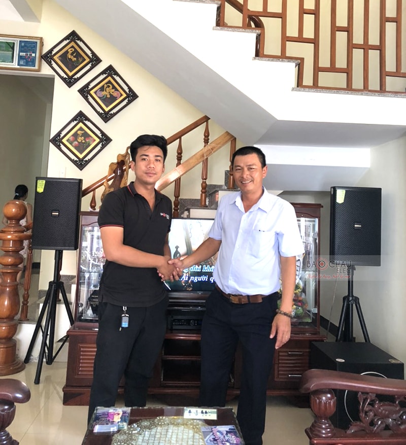 dàn karaoke cho gia đình anh Định ở Hội An h5