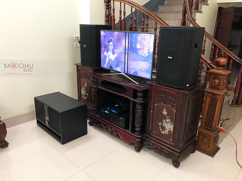 Dàn karaoke gia đình anh Thảo