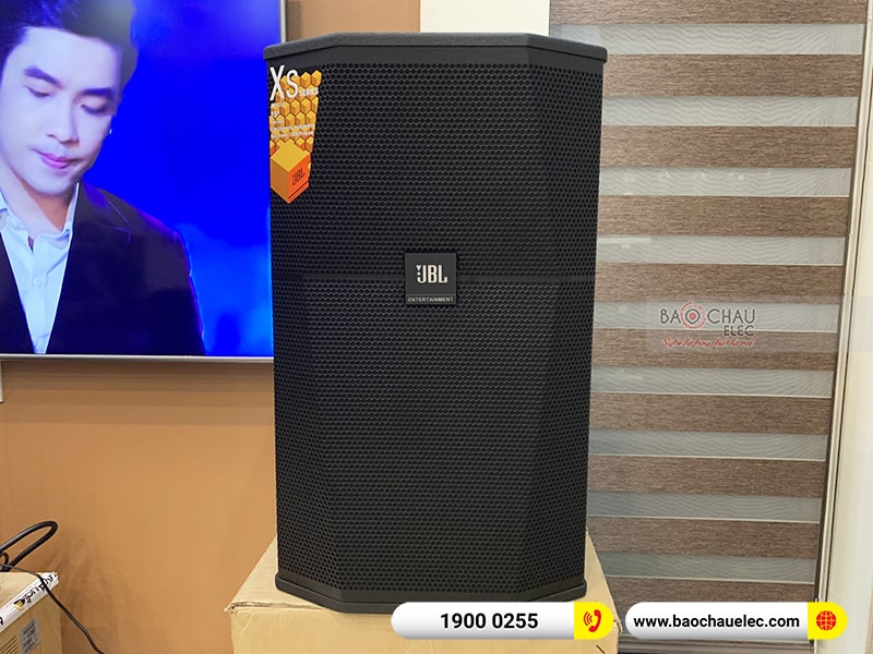 Dàn karaoke gia đình anh Trung