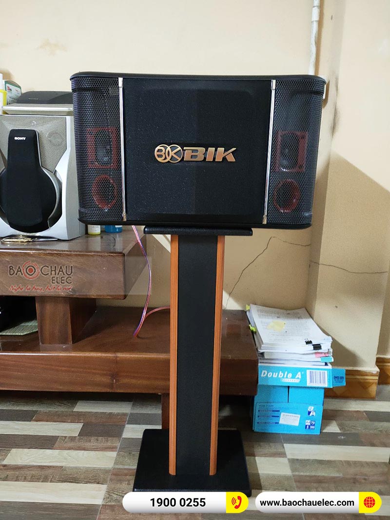 Dàn karaoke gia đình anh Tư