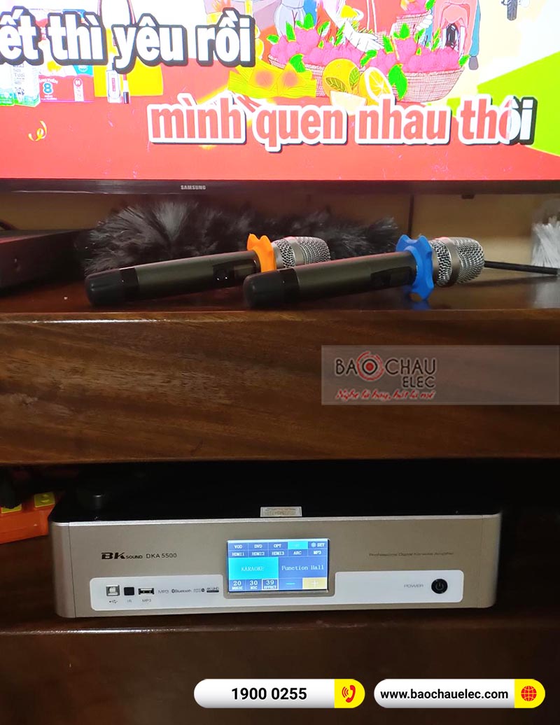 Dàn karaoke gia đình anh Tư