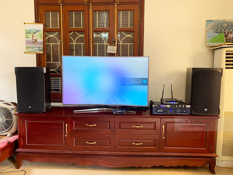 Dàn karaoke gia đình chú Dậu 