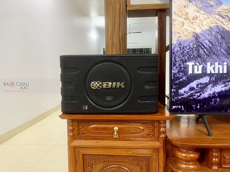 Dàn karaoke gia đình anh Hưng