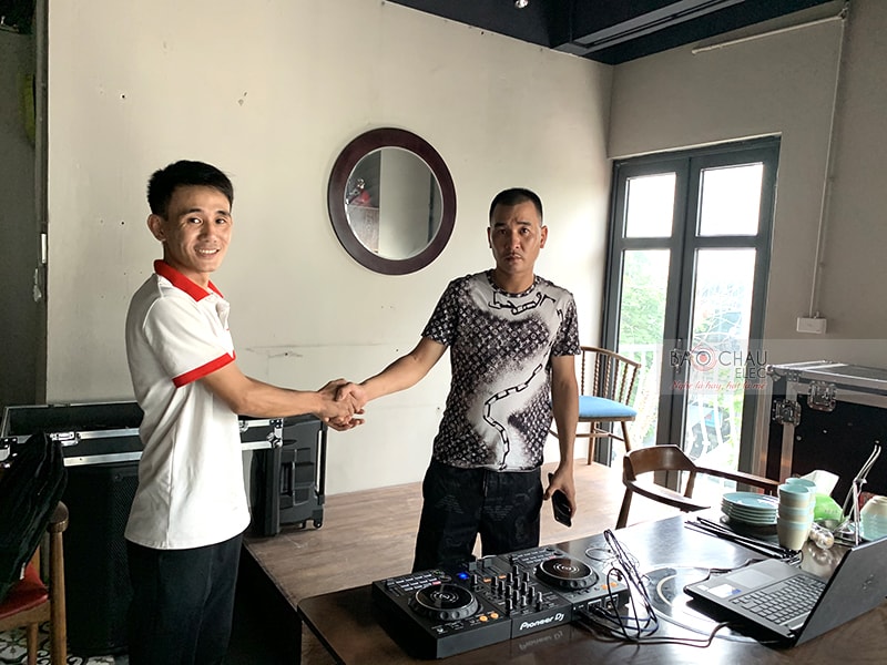 D&agrave;n DJ v&agrave; nghe nhạc nh&agrave; h&agrave;ng qu&aacute;n Daily Hotpot ở Lạng Sơn (JBL PRX412M, JBL PRX418S, Crown KVS700