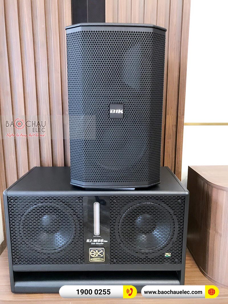 Dàn karaoke gia đình anh Long 