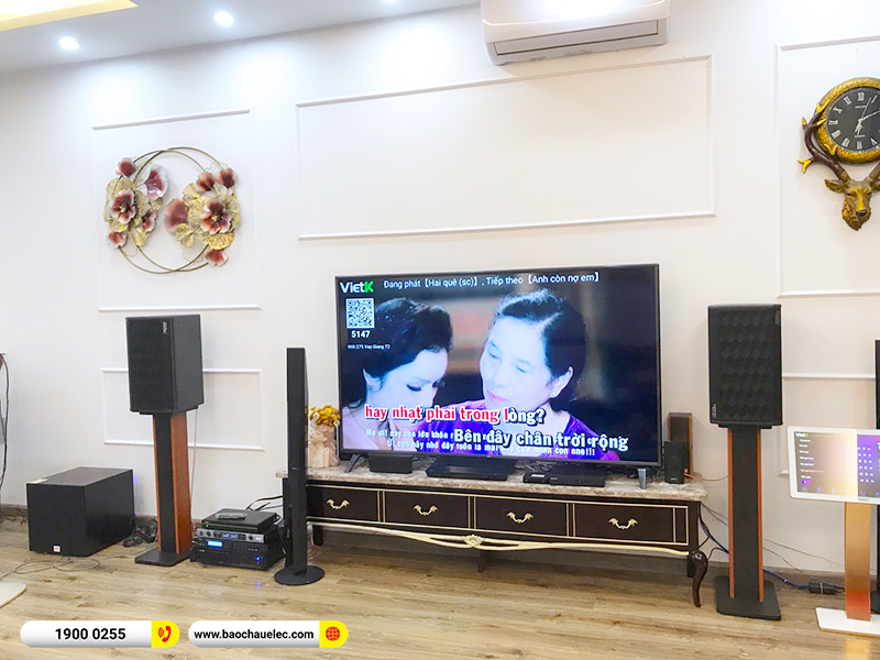 Dàn karaoke gia đình anh Tú