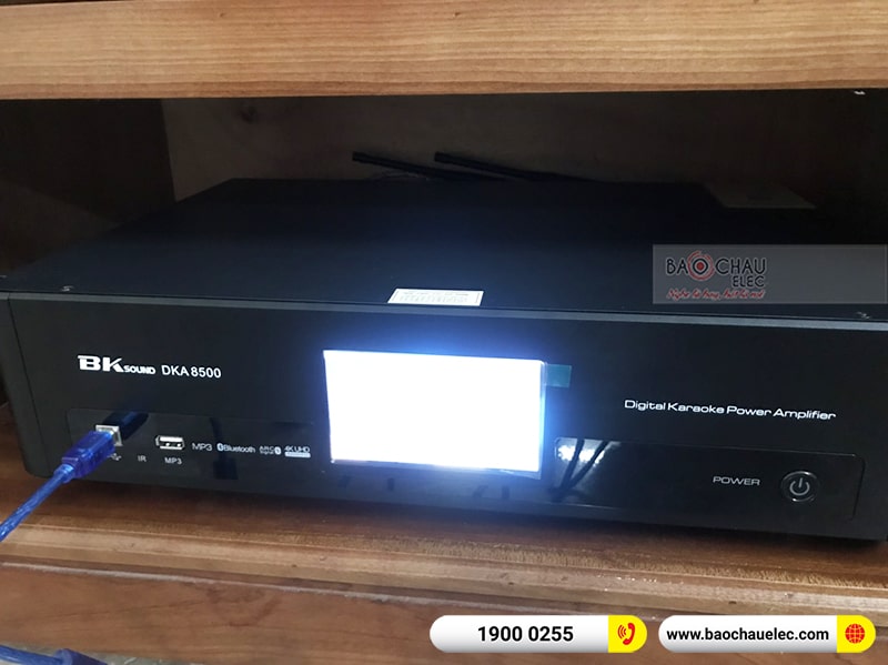 Dàn karaoke gia đình chị Nga