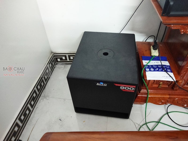 Dàn karaoke gia đình anh Giang 