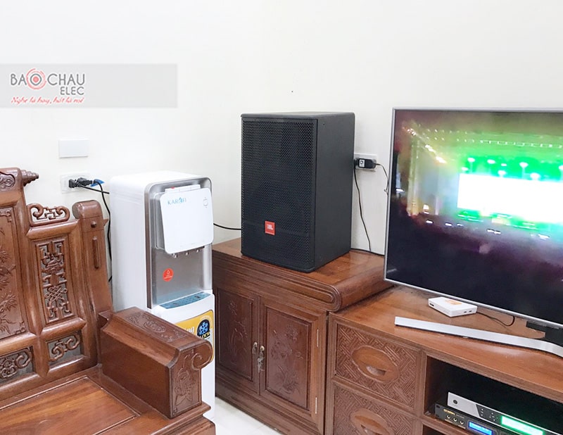 Dàn karaoke gia đình anh Hùng