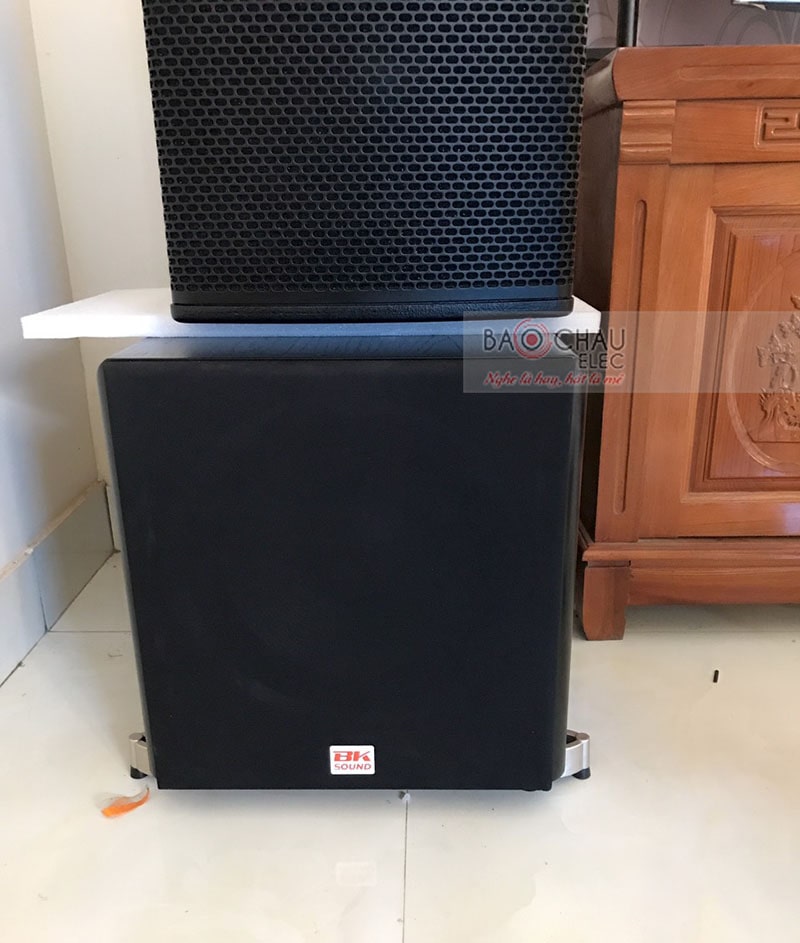 Dàn karaoke gia đình anh Lực